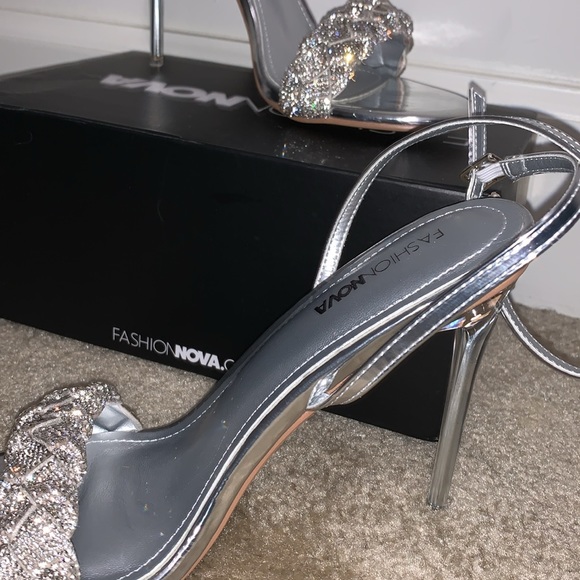 Beautiful heels - Picture 3 of 4